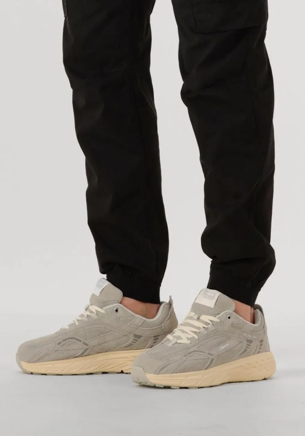 Heren MERCER AMSTERDAM grijze lage sneakers the re-run max perforated
