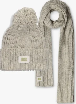 DAMES UGG lichtgrijze muts chunky rib beanie knit pom set
