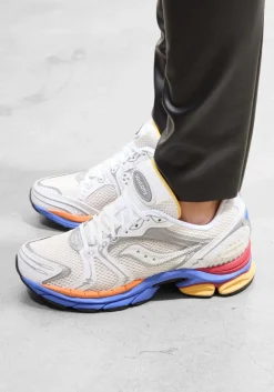 DAMES SAUCONY lage sneakers progrid triumph 4