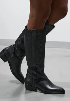 DAMES LINA LOCCHI e hoge laarzen at40